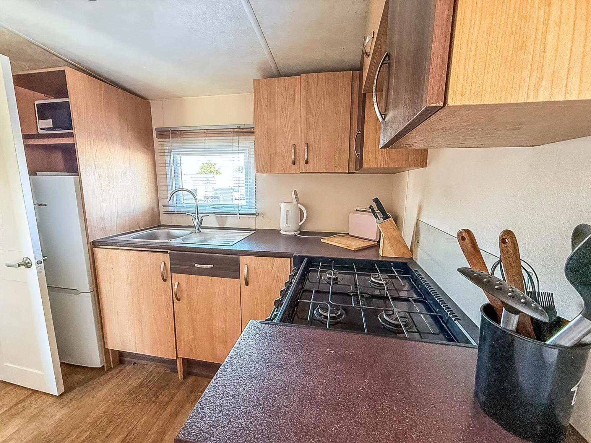 10 Berth Caravan For Hire At Seawick Holiday Park In Essex Ref 27102Sw Clacton-on-Sea Buitenkant foto